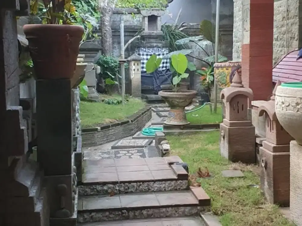 DIJUAL RUMAH STRATEGIS – LOKASI PREMIUM, DEKAT SEKOLAH DAN JALAN UTAMA