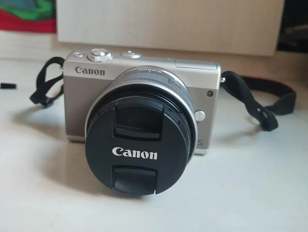 Camera canon EOS M100