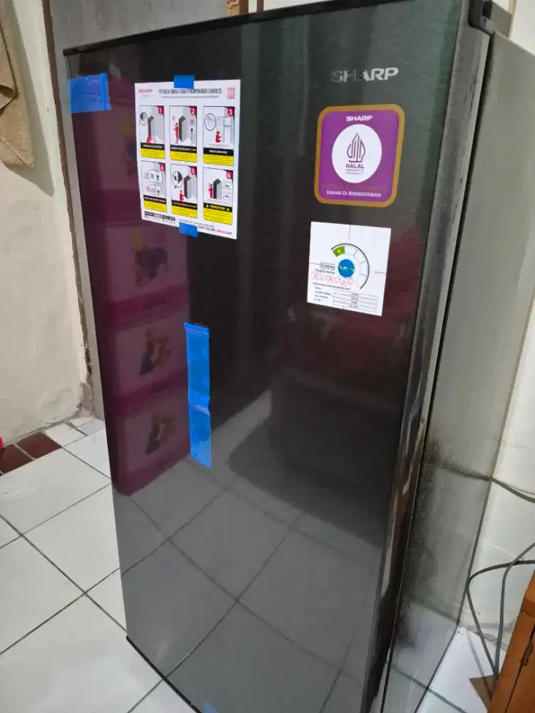 Di jual kulkas 1 pintu