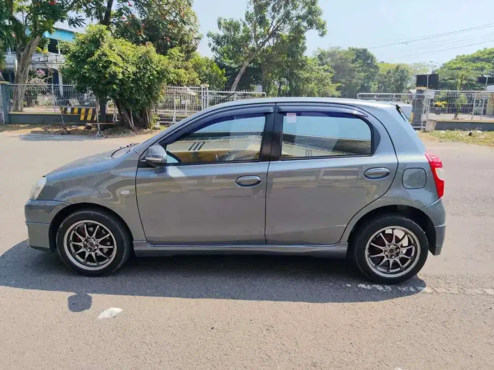 Toyota Etios Valco 2014 Bensin