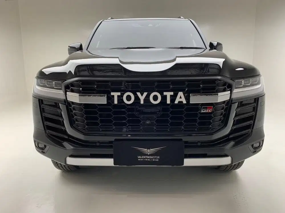 TOYOTA LAND CRUISER 300 GR SPORT 2023 – BLACK ON BLACK