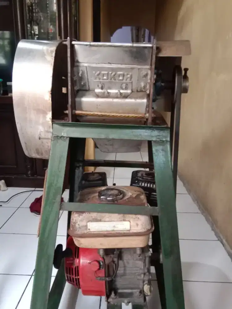 Mesin parut kelapa honda gs