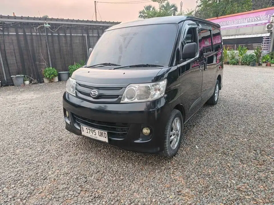 Daihatsu Luxio-Tipe M MT 2011