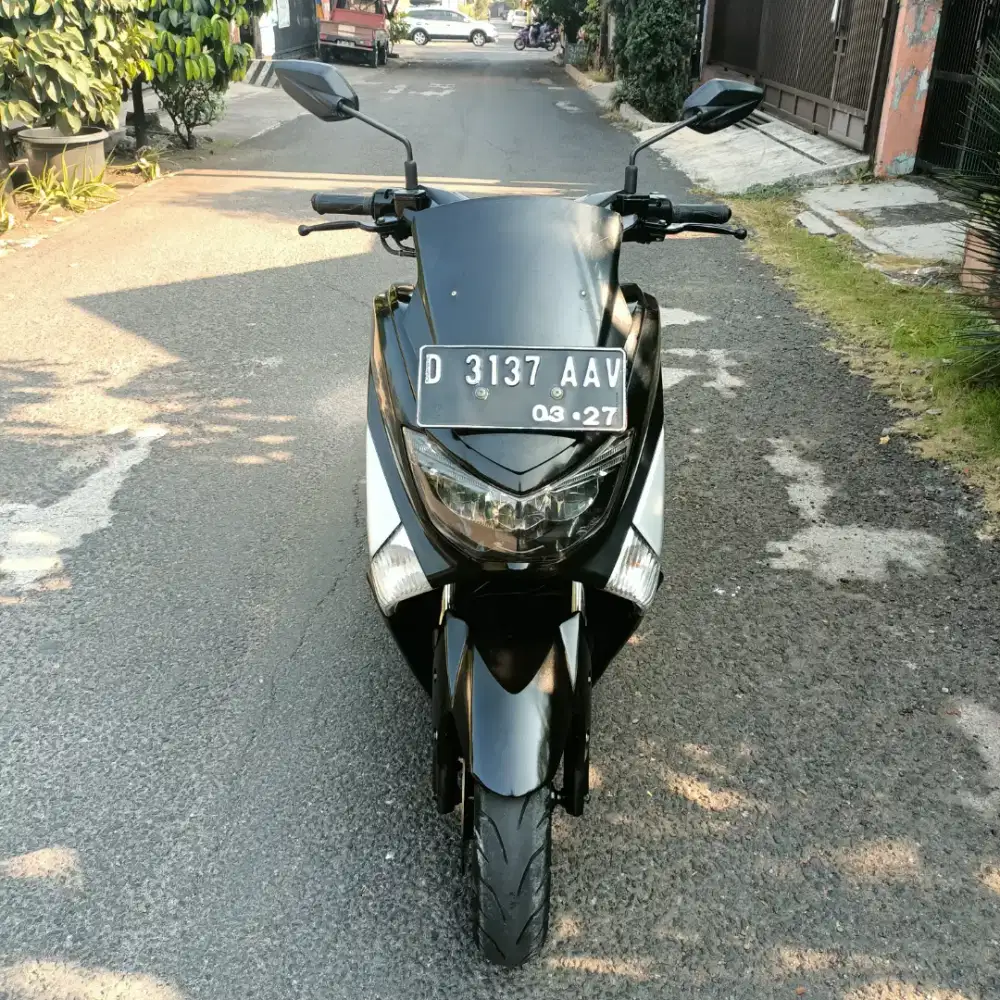 Yamaha N MAX 2017 hitam