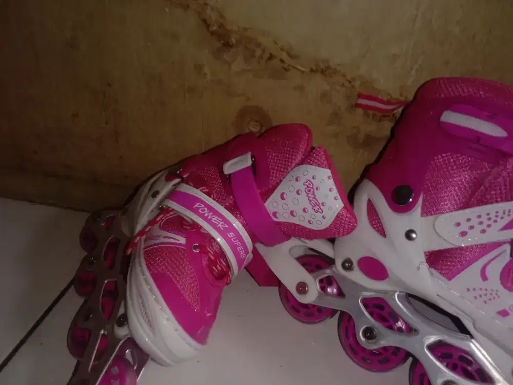 SEPATU RODA ANAK