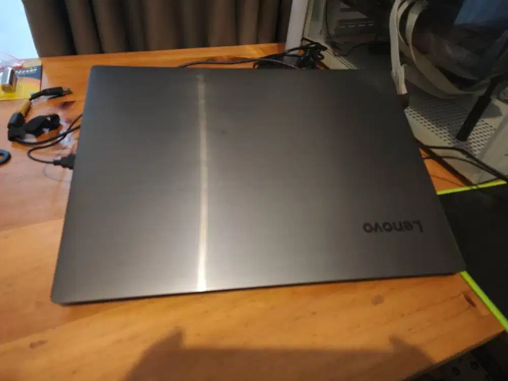 Laptop Lenovo Ryzen 5 V330 kondisi mulus