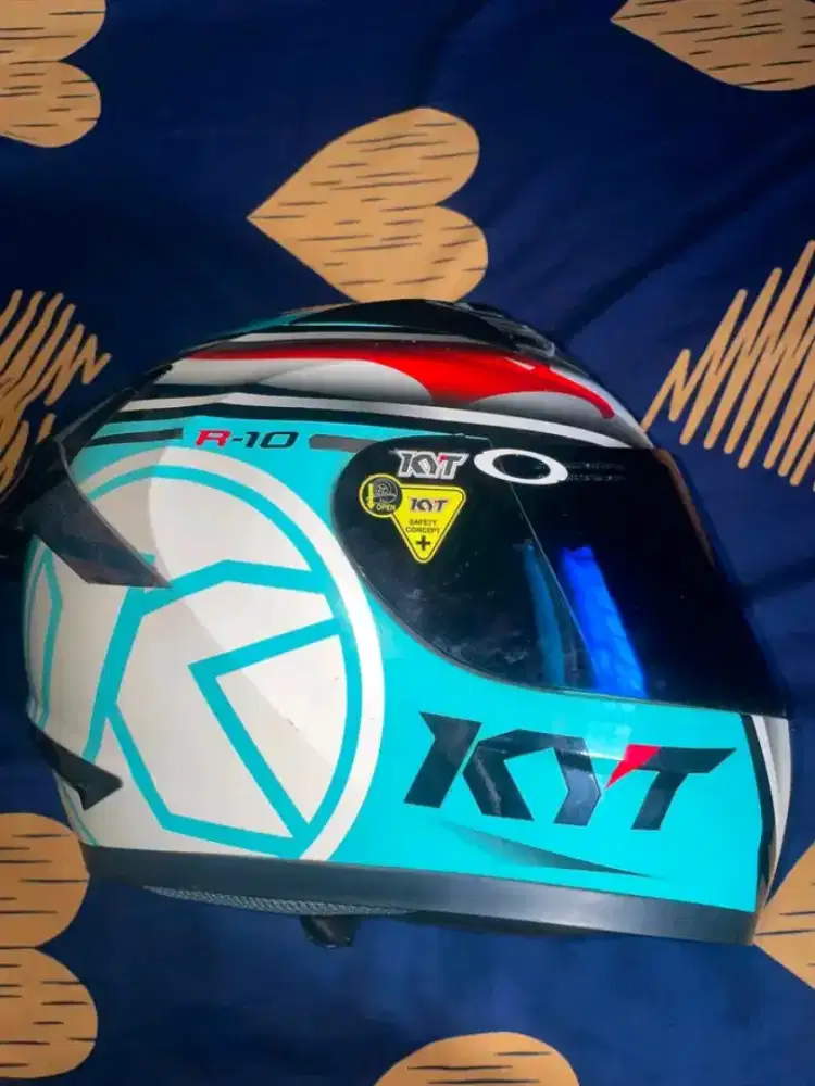 Jual Helm KYT R10