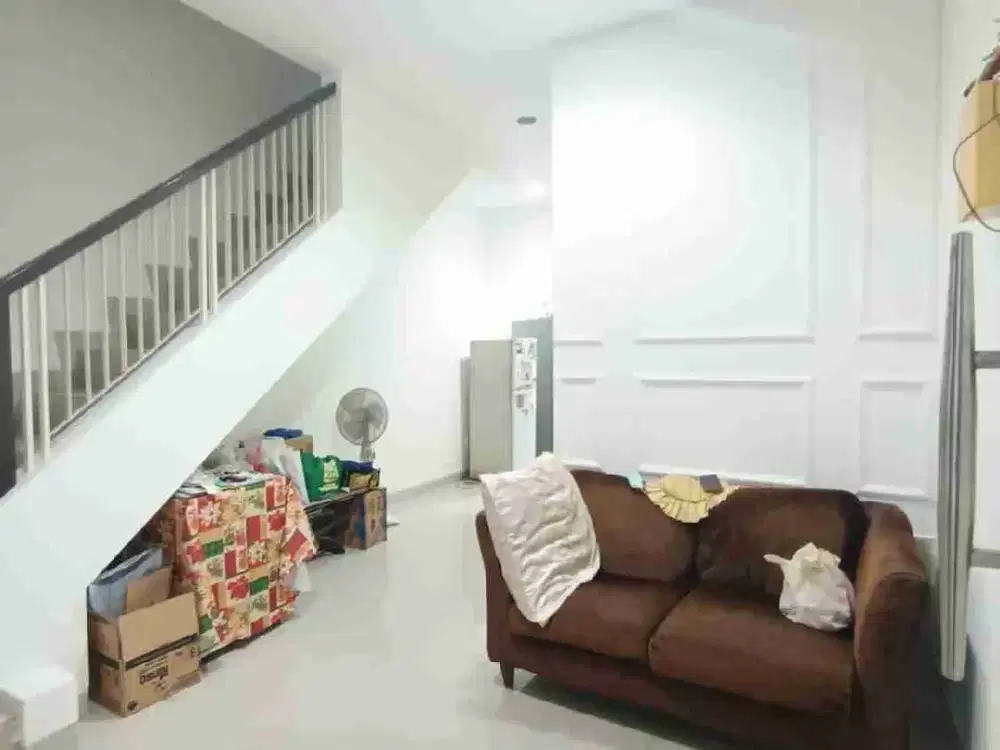 DIJUAL RUMAH 2LT RENOV DEKAT BINUS SCHOOL BSD CITY
