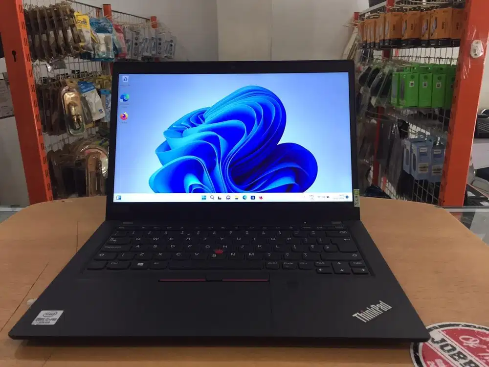 Lenovo ThinkPad X13 Core i5Gen10 Ram 16GB SSD 256GB Touchscren Mulus