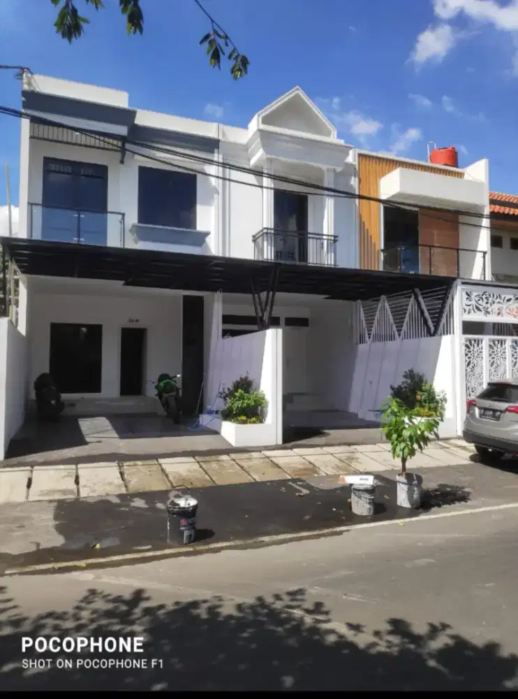 Rumah modern Deket perkantoran cempaka putih