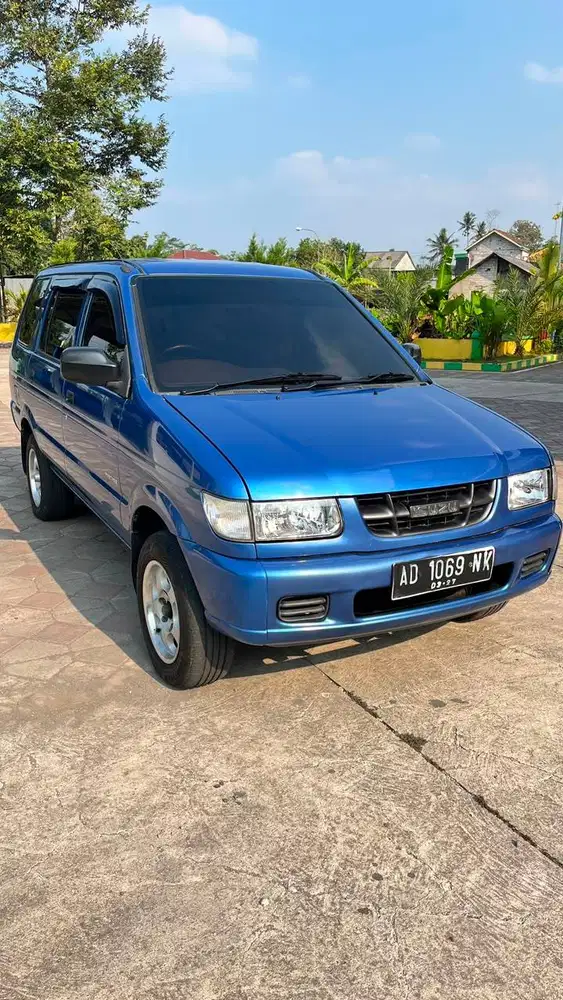 Isuzu Panther LM Tahun 2002 Warna Biru