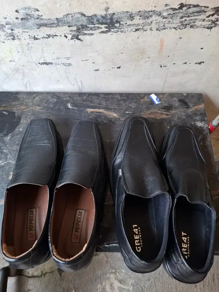 Jual sepatu kerja 99 % like new dua pasang