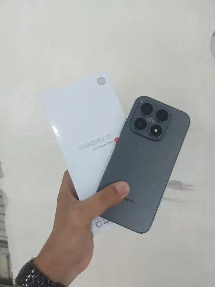 XIAOMI 17 Ram12/512GB Garansi 2th On smpe MARET 2028 Mulus LIKE NEW.