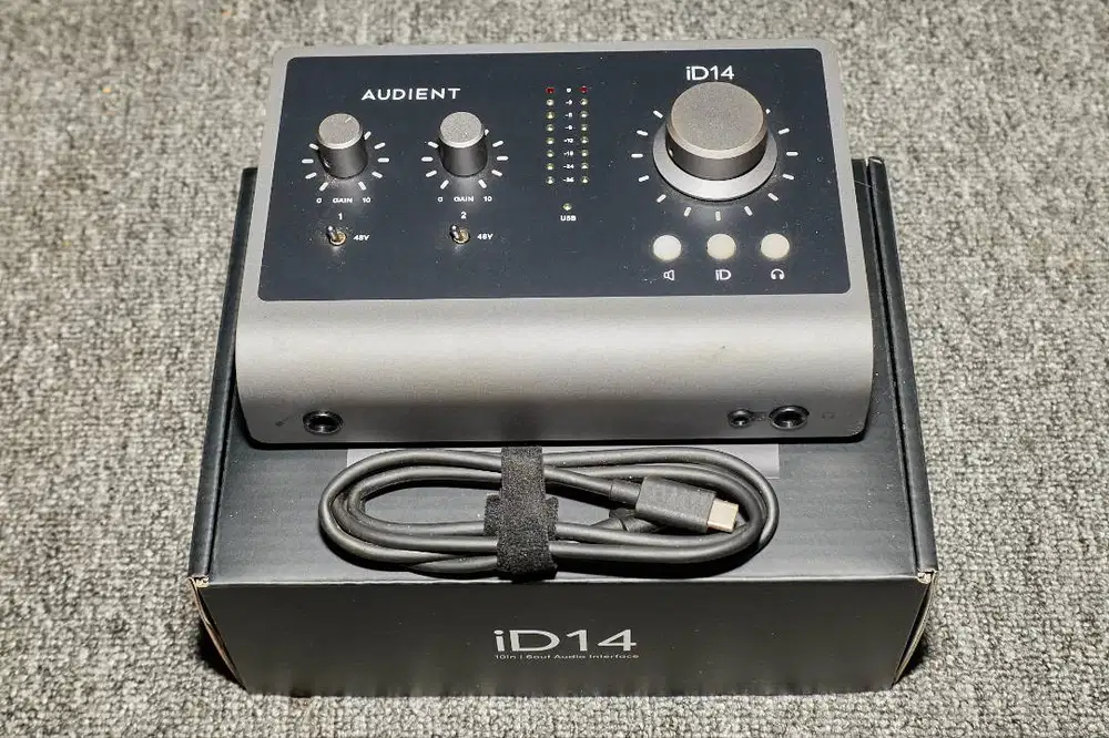 Audient iD14 MKII + Box
