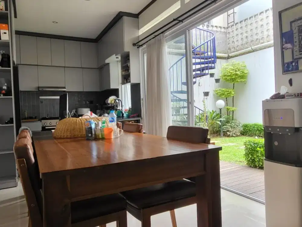 Dijual Rumah 2 Lantai Cantik Dekat Binus BSD SHM Di Golden Park Serpong