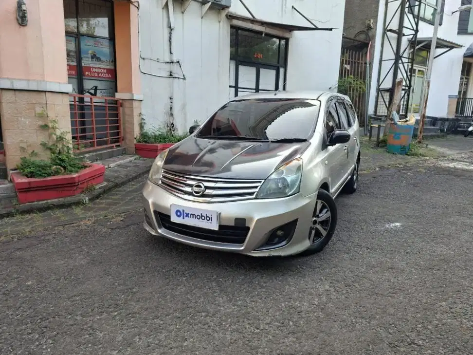 Hot Sale - Nissan Grand livina 1.5 XV Bensin MT 2013 Abu