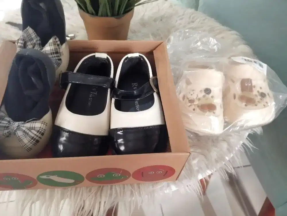 Paket sepatu anak