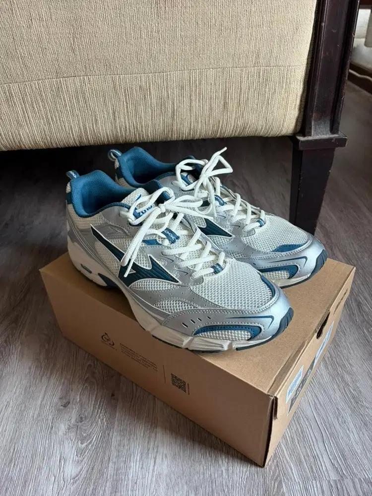 Mizuno MXR Majolica Blue size 45