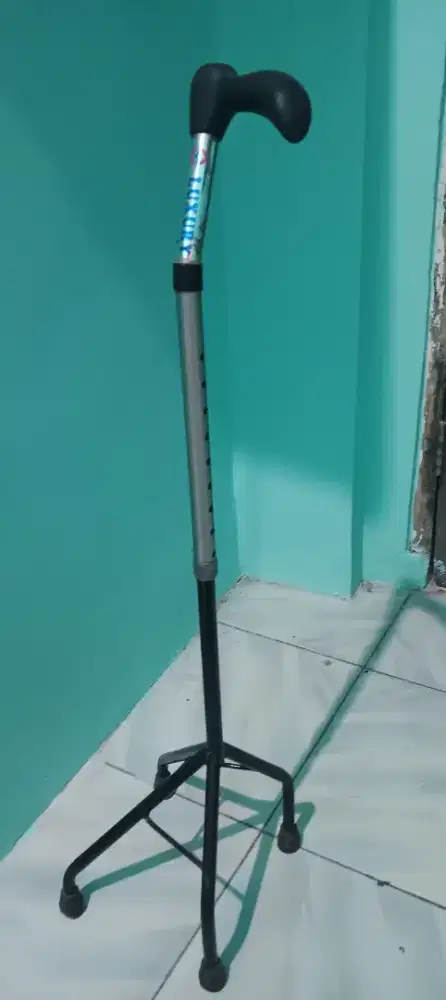 Tongkat jalan empat kaki luxury