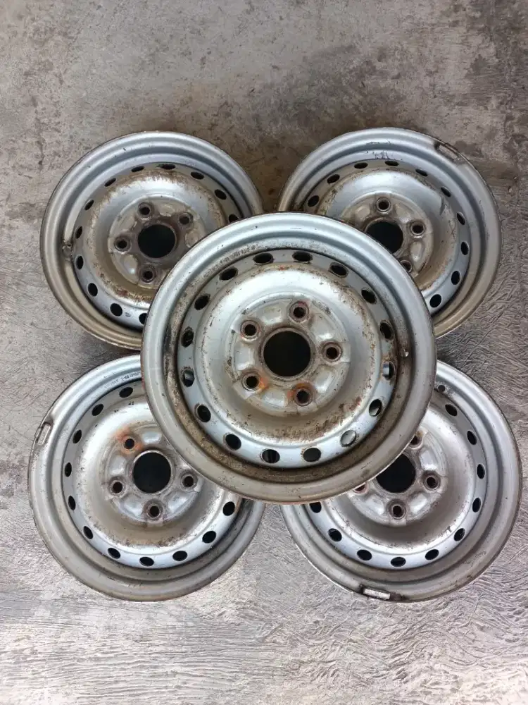 Velg oem daihatsu r13 pcd 5x114.3 5 pcs