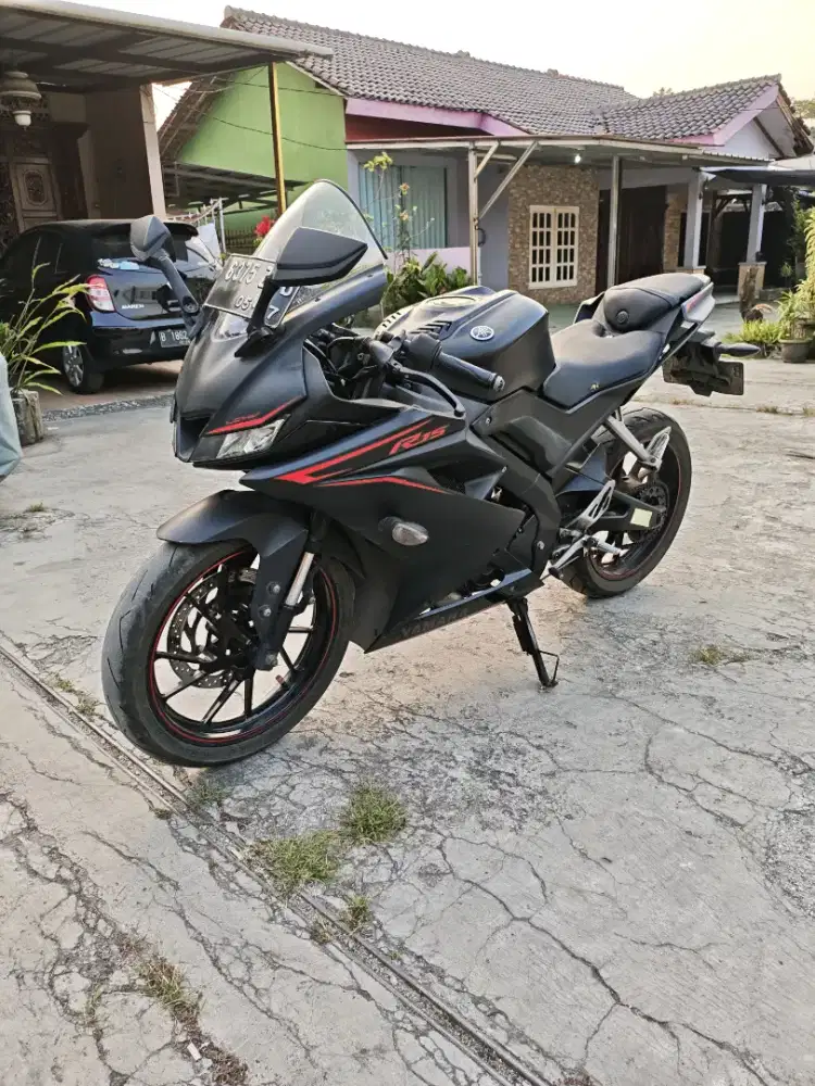 YAMAHA R15 2017 V3