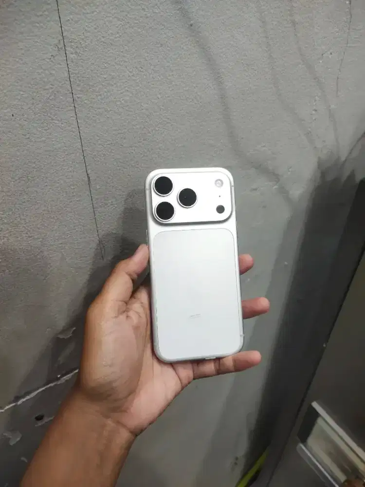 IPHONE 17 PRO 512 SECOND RESMI IBOX FULLSET GARANSI ON