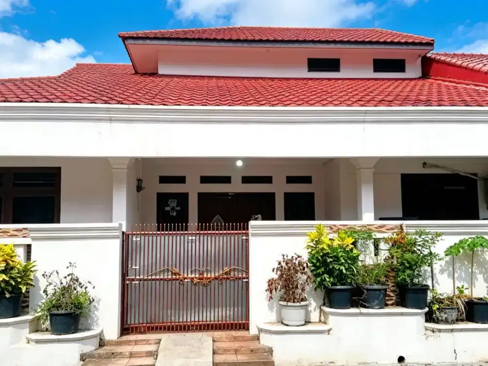 HOT DEAL! Rumah Luas di Komplek Bintara Jaya Bekasi Barat