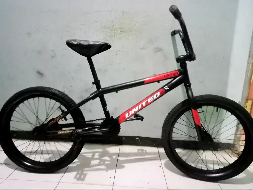 Dijual sepeda BMX merk UNITED ring 20 kondisi bagus keker rem torpedo