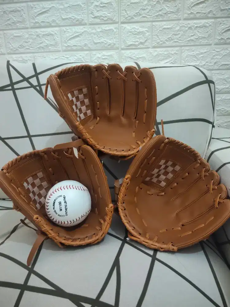 Sarung tangan softball 3 pcs + 1 bola softball