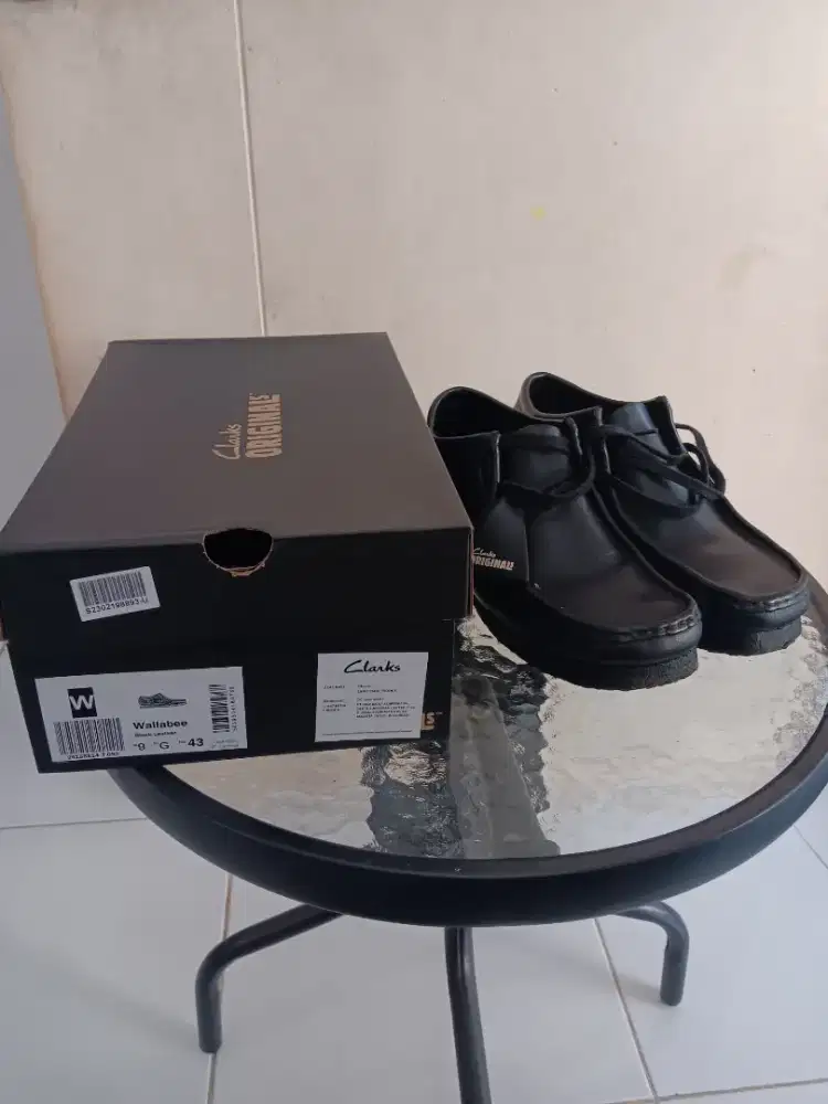 Clarks wallabee balck leather