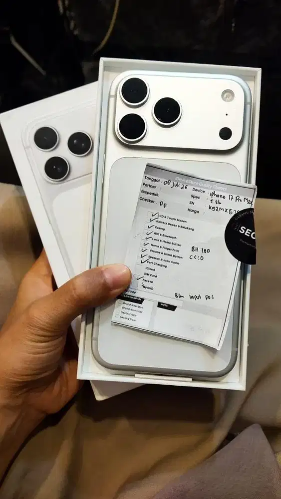 Iphone  17 pro max 1 tb silver garansi panjang