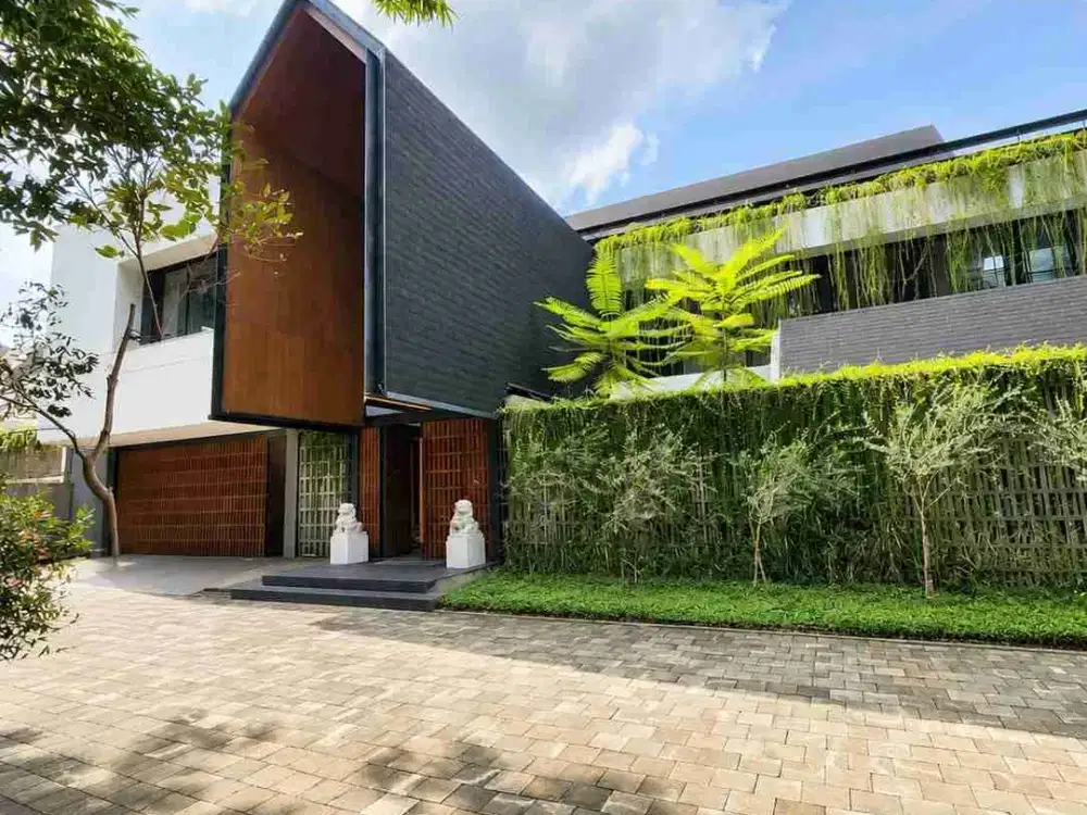 JUAL CEPAT RUMAH BRAWIJAYA MEWAH DESIGN TROPIS MODERN AREA STRATEGIS KEBAYORAN BARU