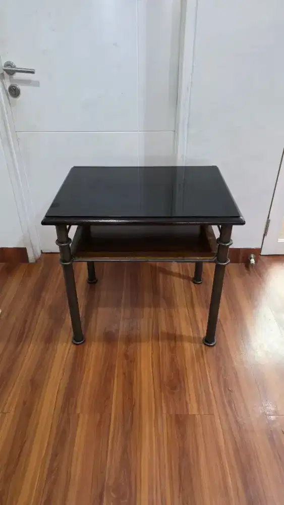 Meja Samping (Side Table/ Corner Table)