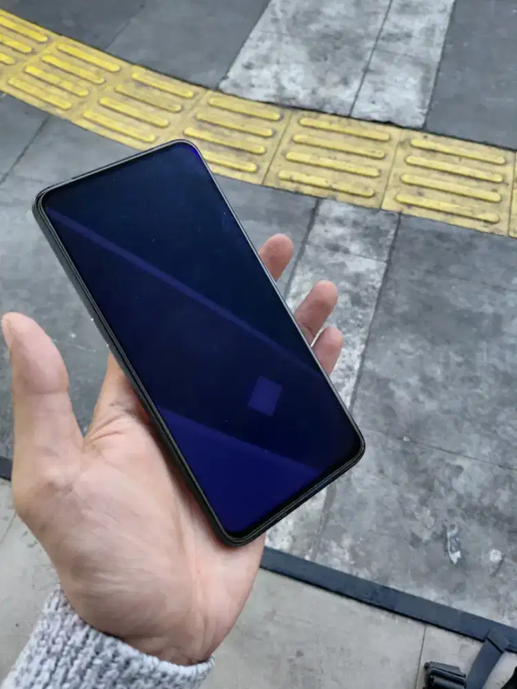 Oppo reno 2F 8+5-128 lengkap mulus normal bs tt
