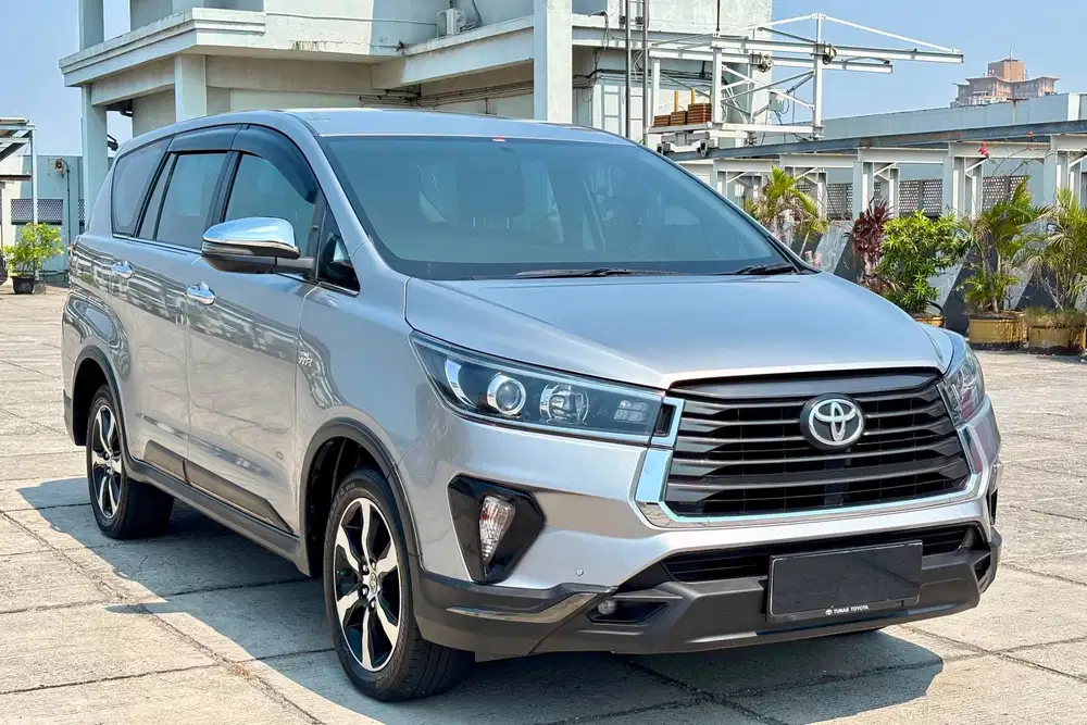 [LOW KM 40.000] INNOVA VENTURER AT BENSIN 2021 SILVER TT 2022 MATIC