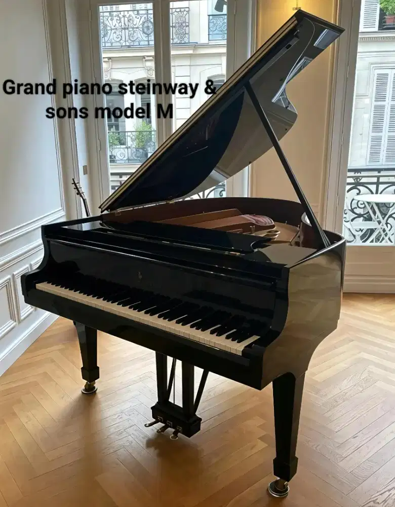 grand piano steinway & sons type M coklat
