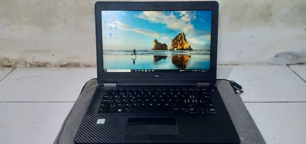 Laptop Dell Latitude E7270, Intel Core i7 Gen 6, RAM 8GB SSD 256GB