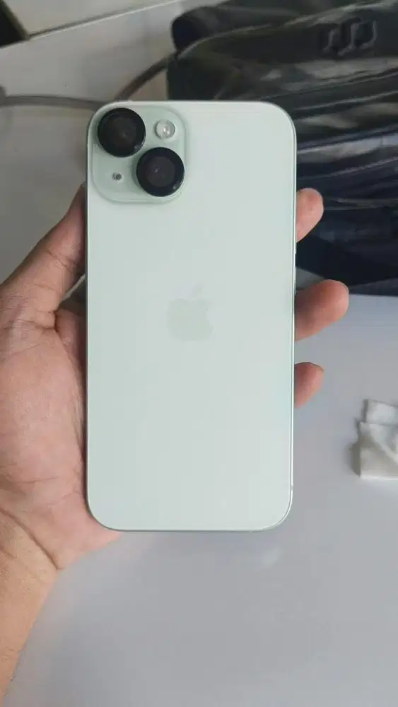 Dijual iphone 15 IBOX 128 10jt nego kondisi bagus tidak ada lecet