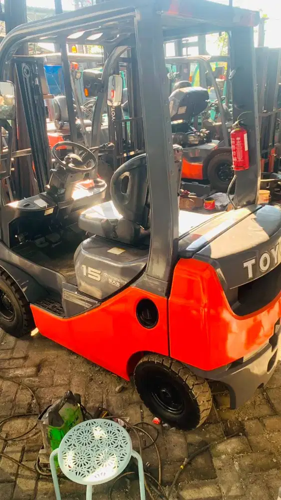 TOYOTA 1.5 TON MAST STD 3 METER BERGARANSI TAHUN MUDA
