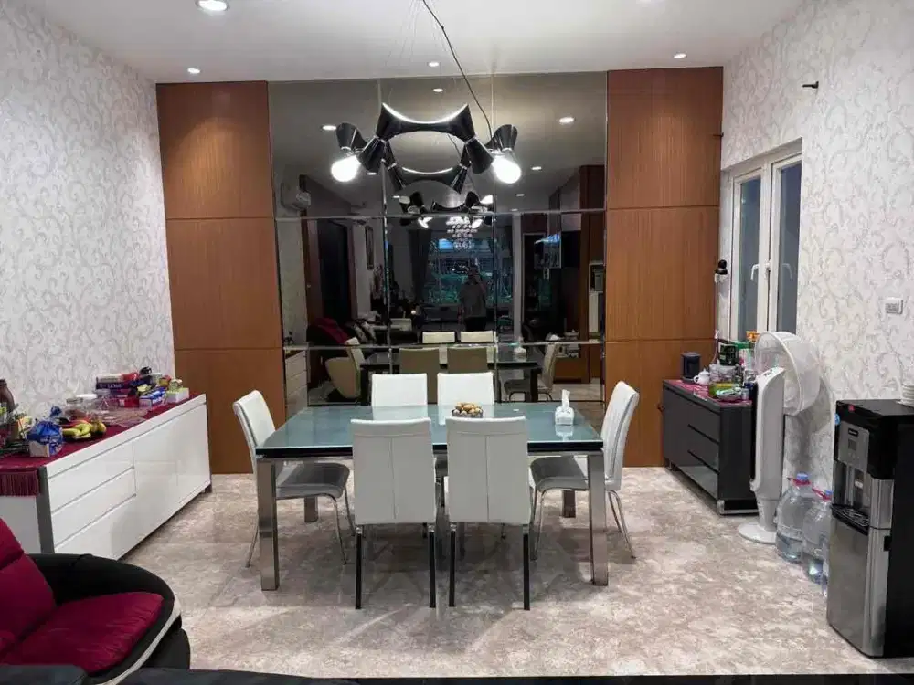 Dijual Town House Springhills Semi Furnish 153m2