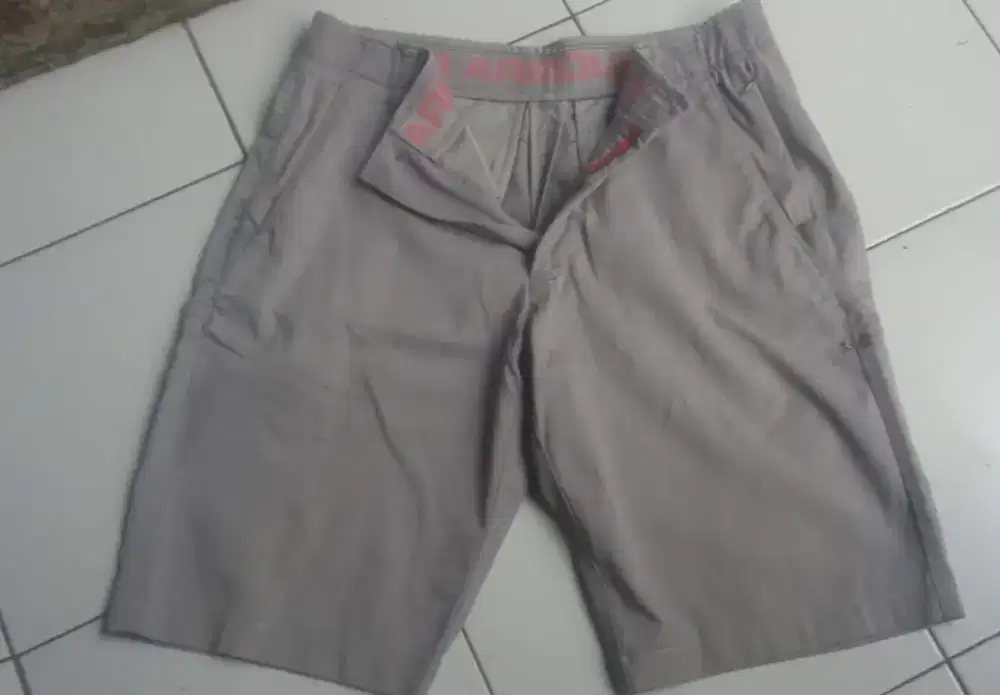 Celana Pendek Under Armor