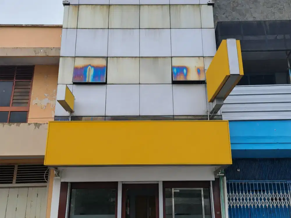 Ruko 2lt luas 100meter 2KT Lemah Wungkuk Cirebon Jawa Barat
