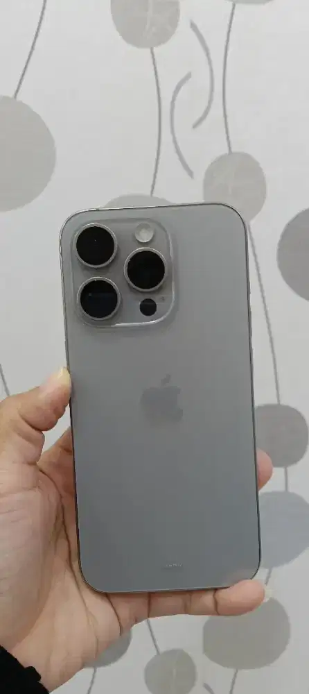 iPhone 15 pro 256 iBox