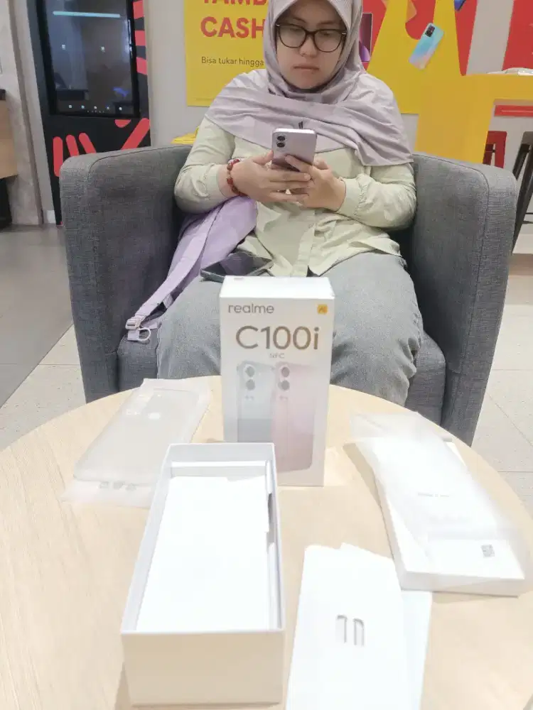 Realme C100 series