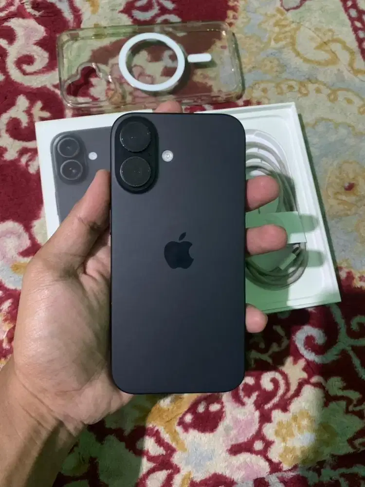 Iphone 16 128gb ibox masih garansi