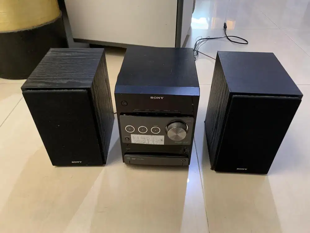 radio sony + 2 speaker
