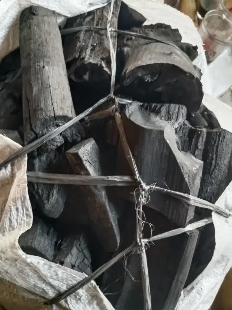 Arang kayu keras