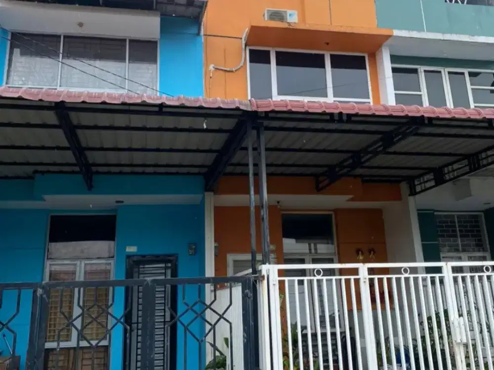 RUMAH HUNIAN 2,5 LANTAI SIAP HUNI SHM - LOKASI STRATEGIS DAN AMAN