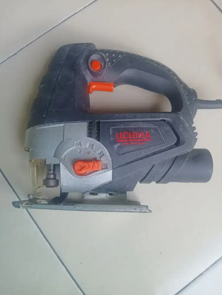 Jual jigsaw UCHIHA mesin gergaji kayu BEKAS