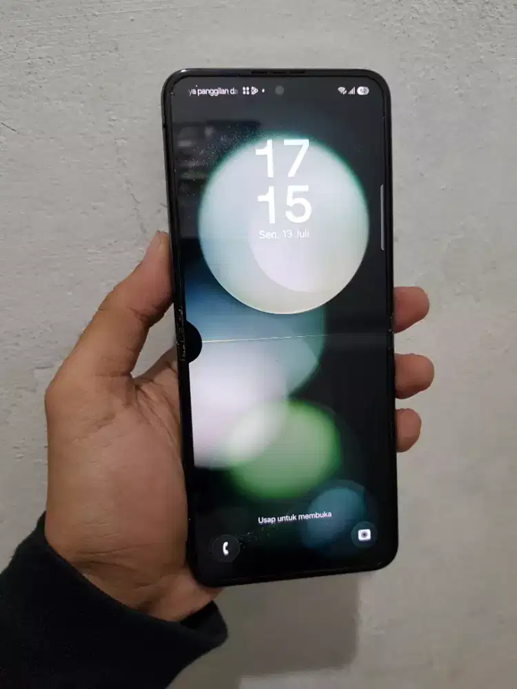 Samsung z flip 5 8/256gb unit hp only murmer normal